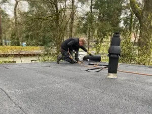 Dakreparatie aan het werk in Epe